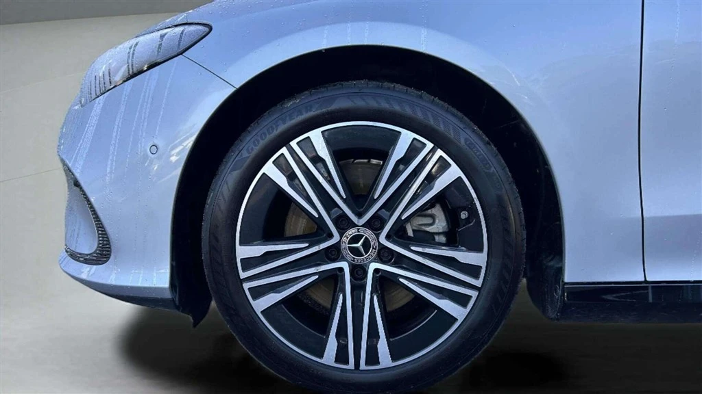Mercedes-Benz-CLA-image-8