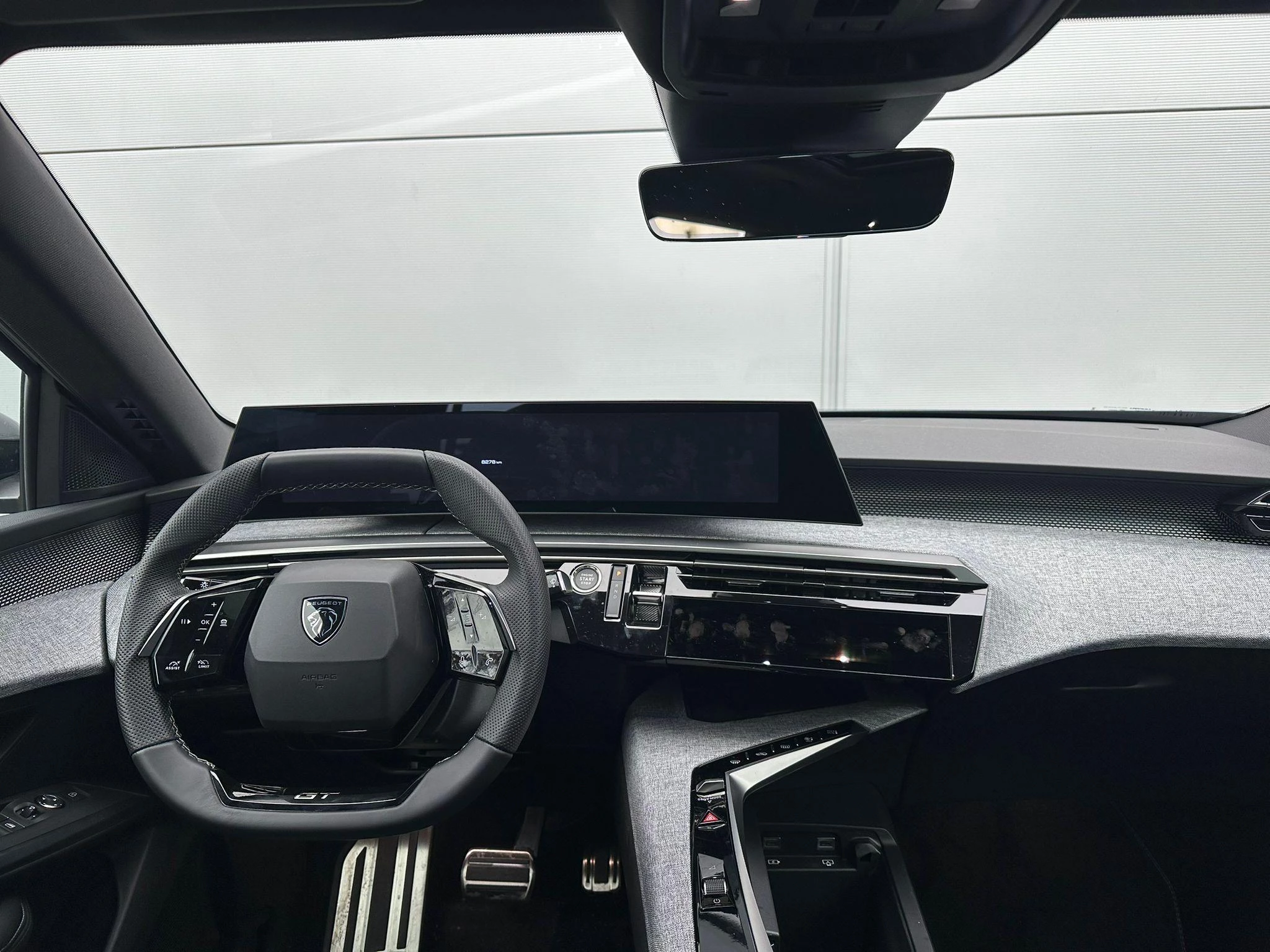 Peugeot-e-5008-image-9