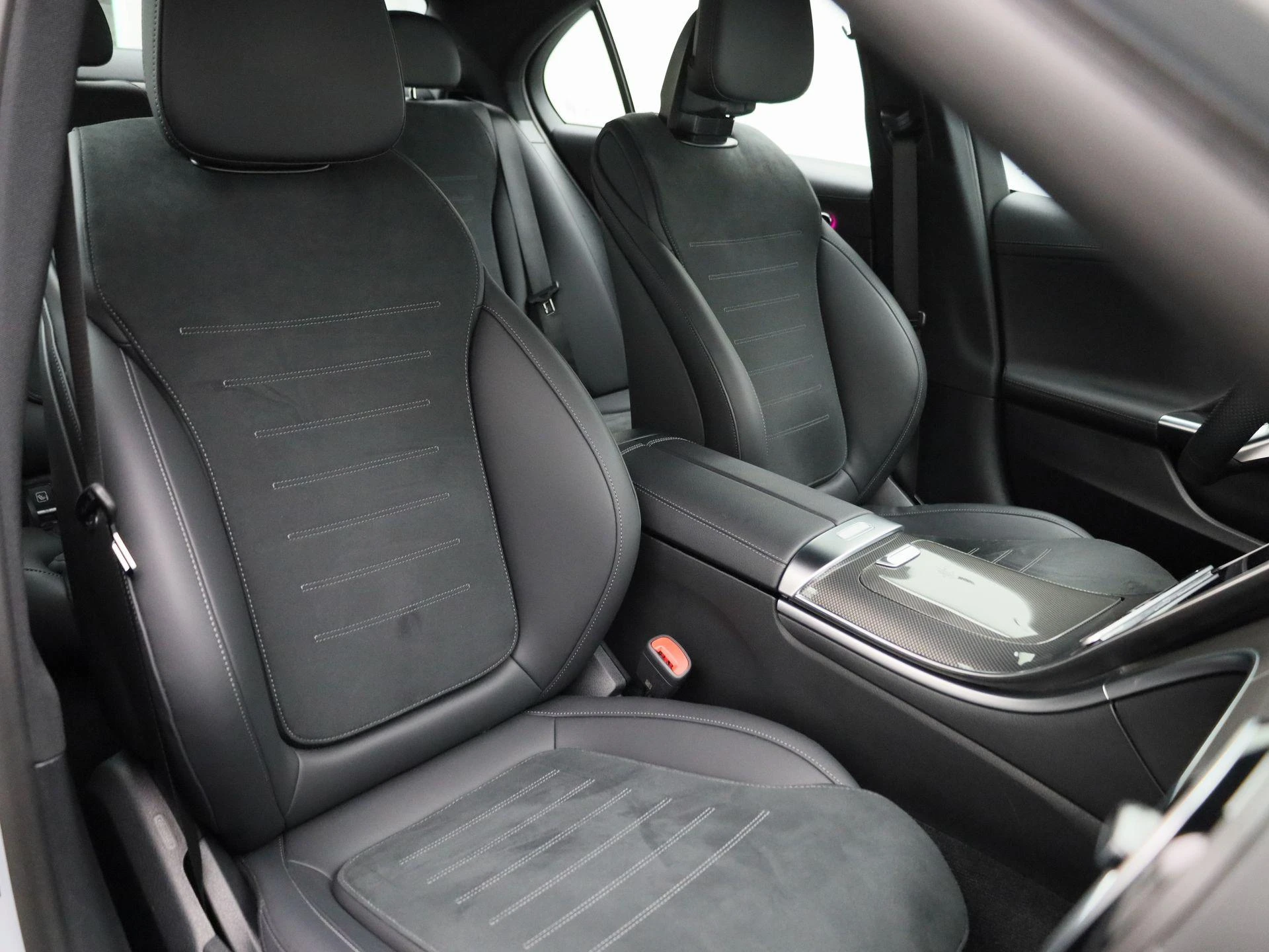Mercedes-Benz-C-Klasse-image-43