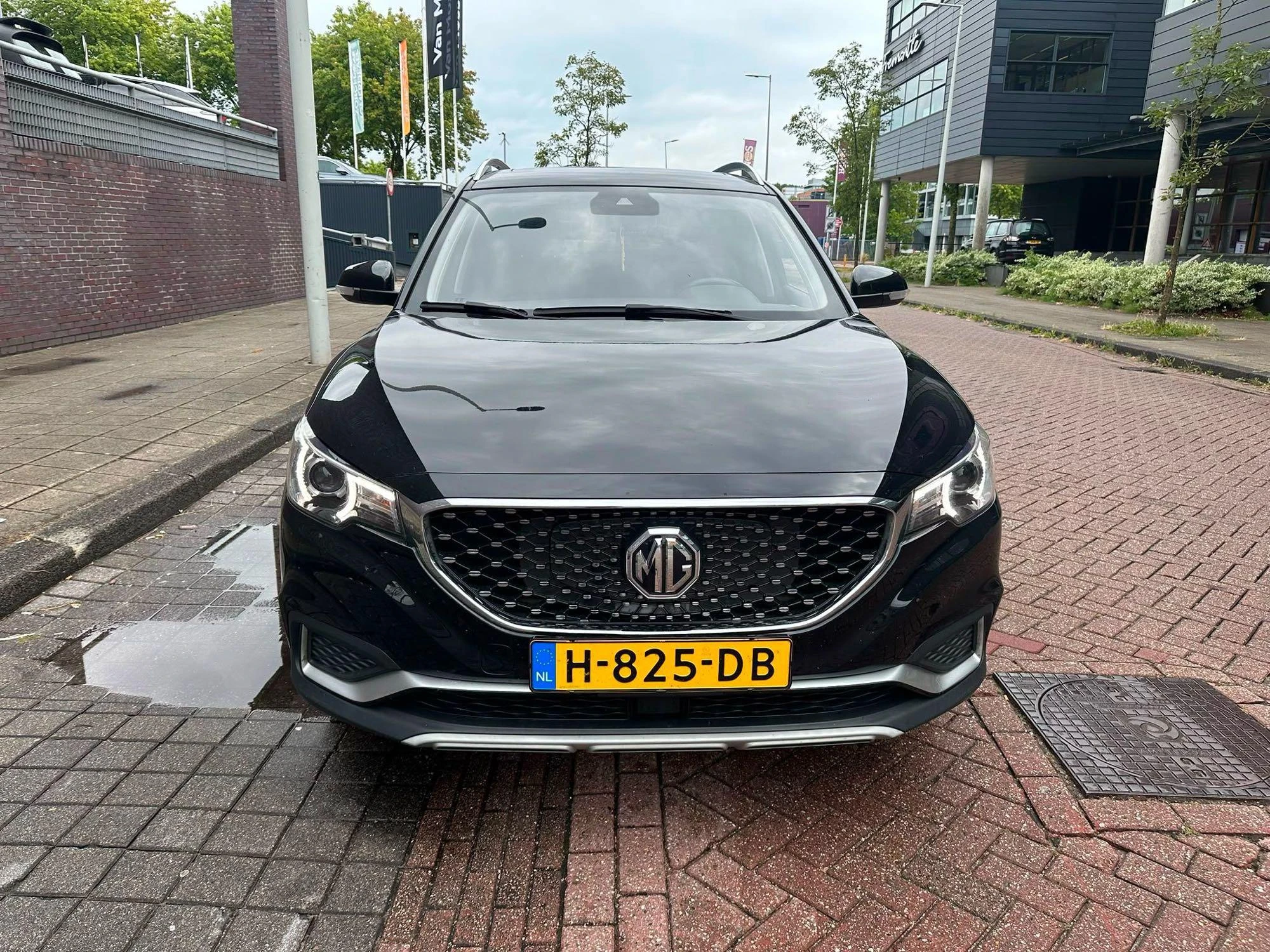 MG-ZS EV-image-4