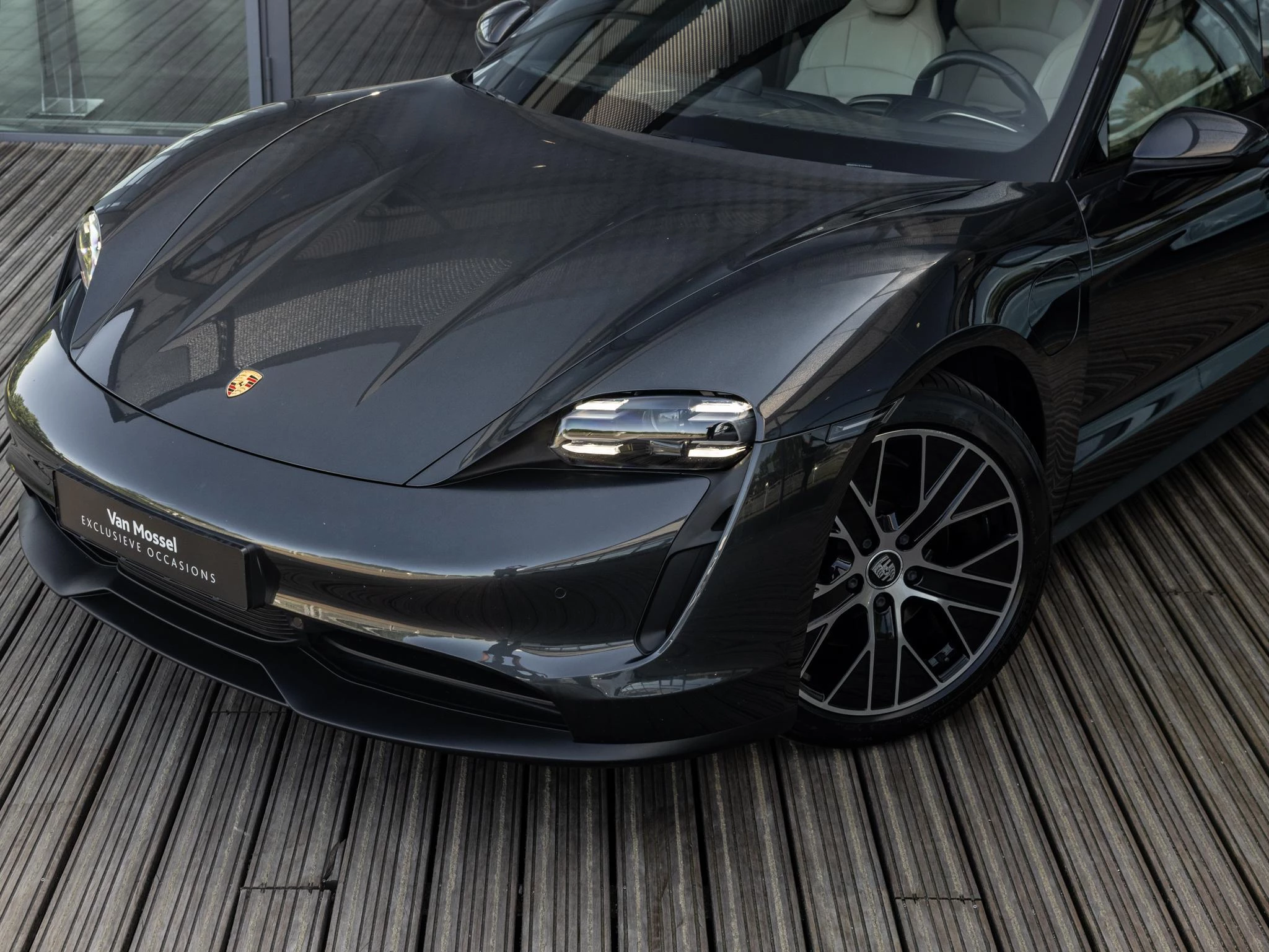 Porsche-Taycan-image-7