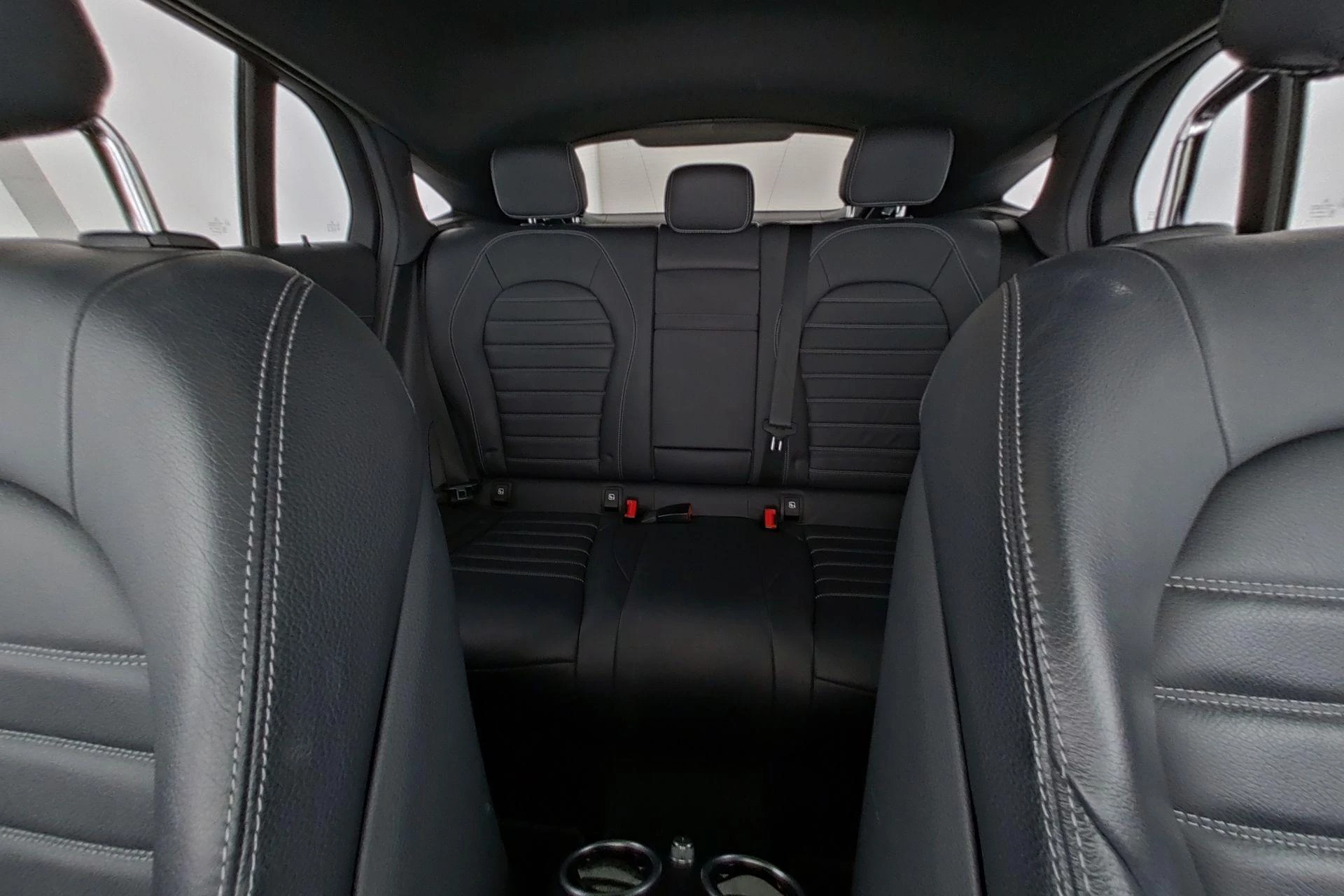 Mercedes-Benz-GLC-image-16