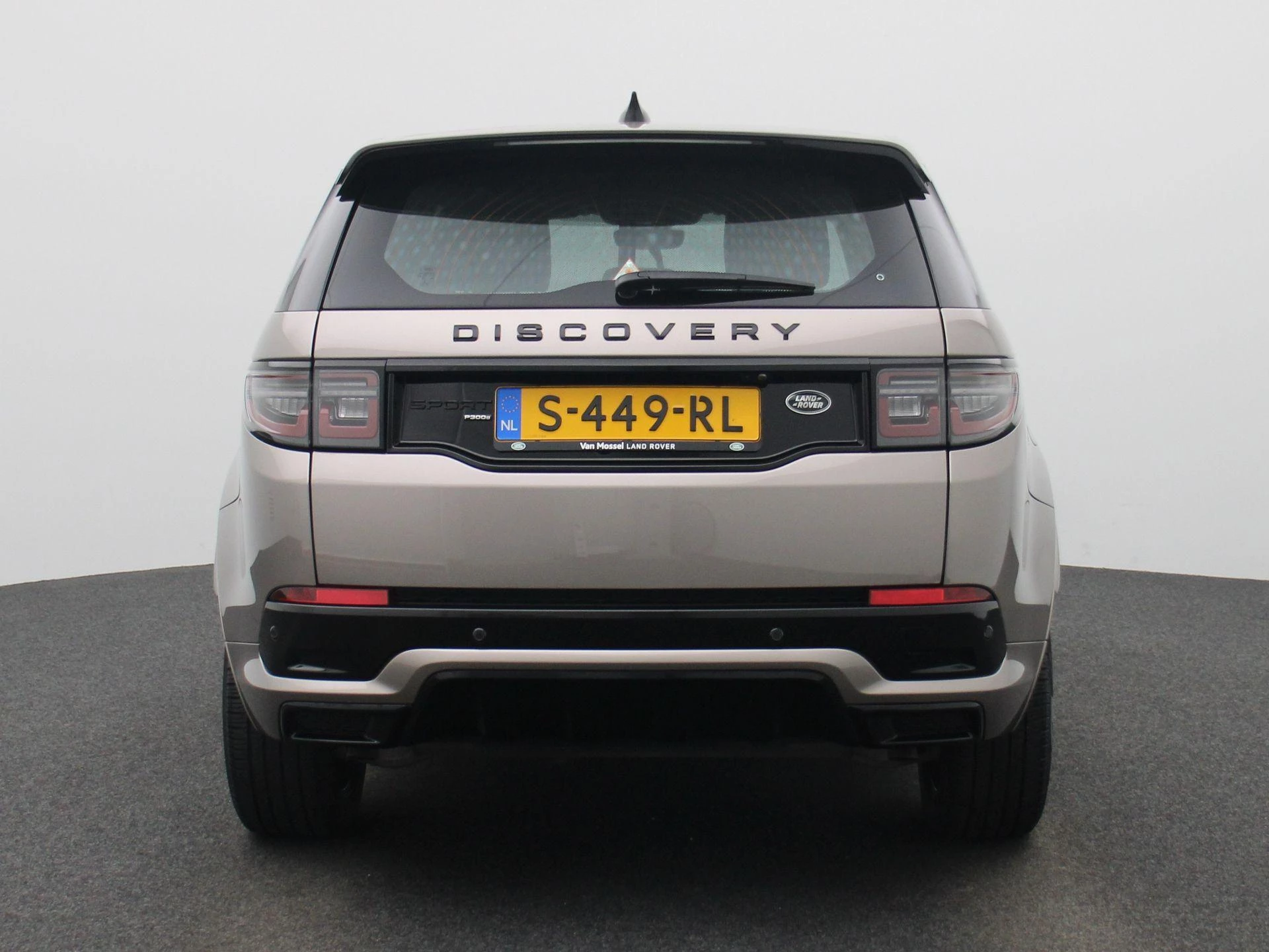 Land Rover-Discovery Sport-image-4