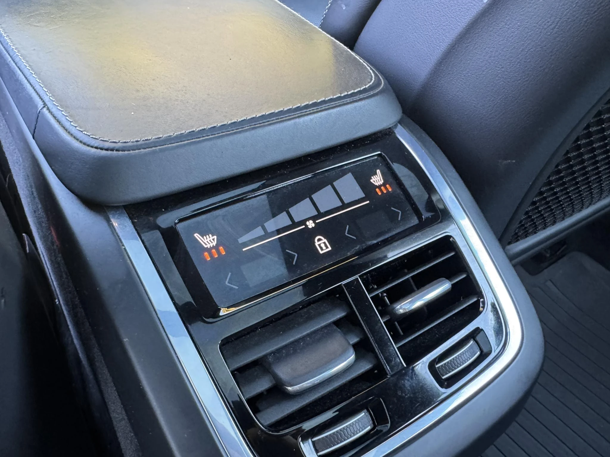 Volvo-V90-image-17