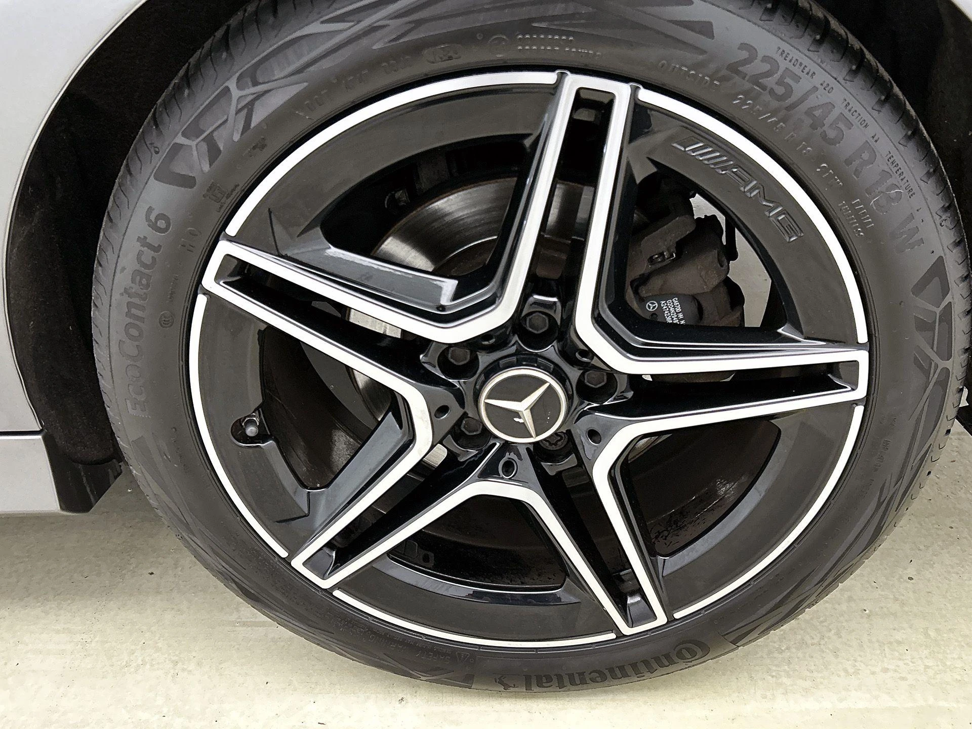 Mercedes-Benz-CLA-image-34
