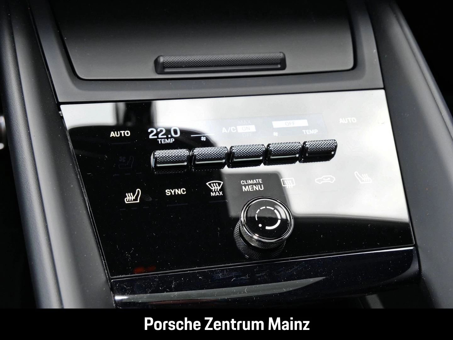 Porsche-Macan-image-23