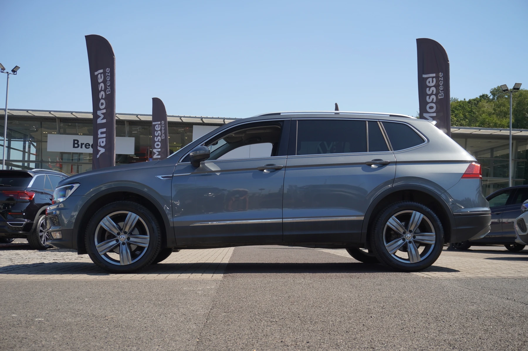 Volkswagen-Tiguan Allspace-image-44
