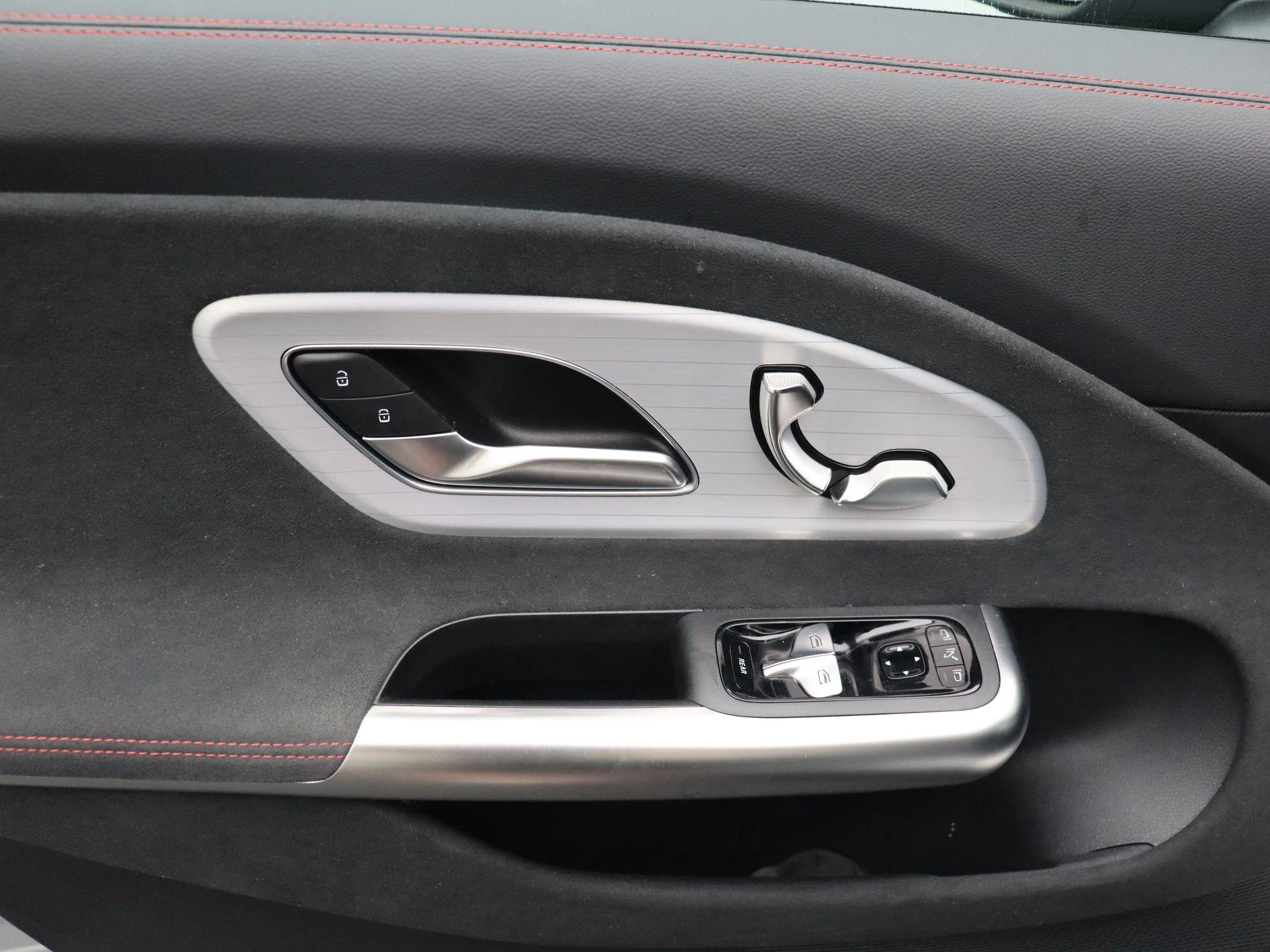 Mercedes-Benz-CLA-image-7