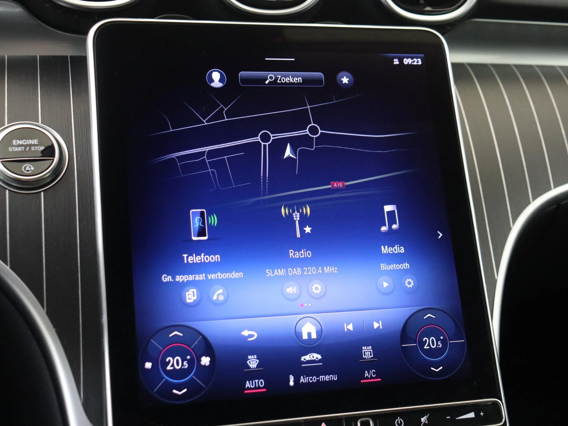 Mercedes-Benz-C-Klasse-image-16