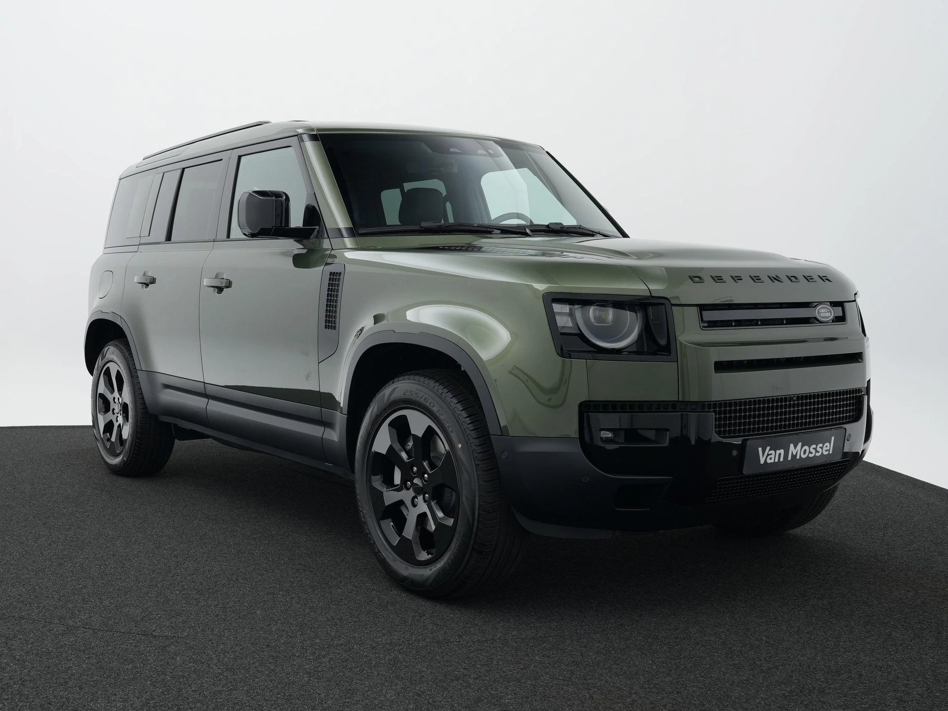 Land Rover-Defender-image-13