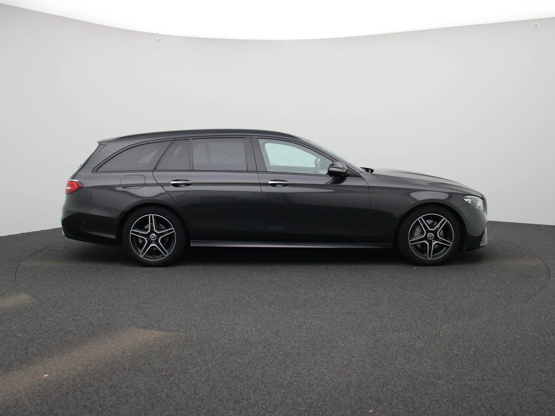 Mercedes-Benz-Classe E-image-5