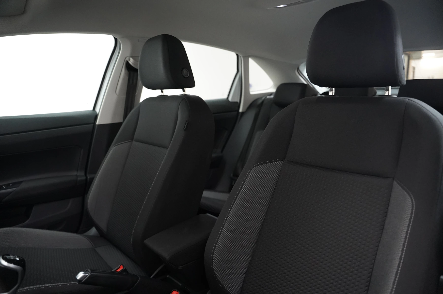 Volkswagen-Taigo-image-9