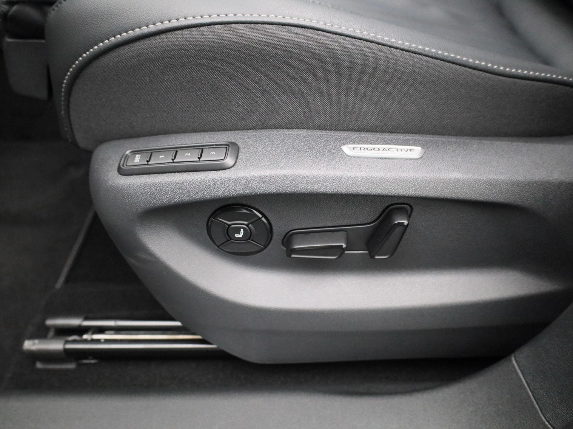 Volkswagen Tiguan 1.5 eHybrid R-Line Edition 272 PK |