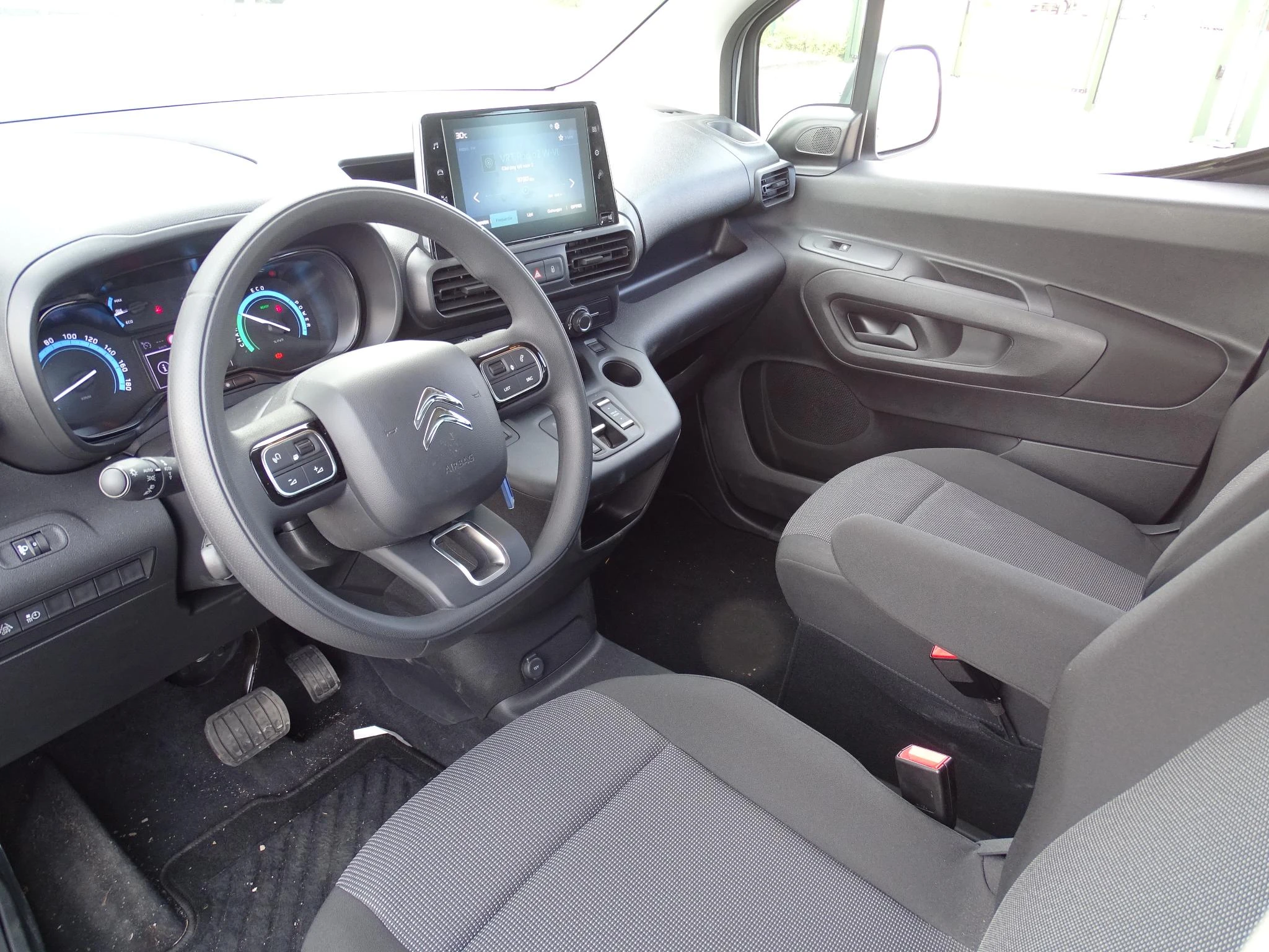 Citroën-ë-Berlingo-image-11