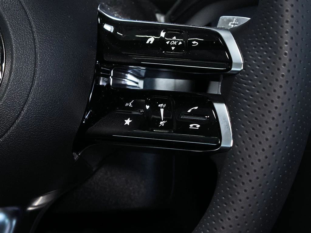 Mercedes-Benz-GLB 180 d-image-9