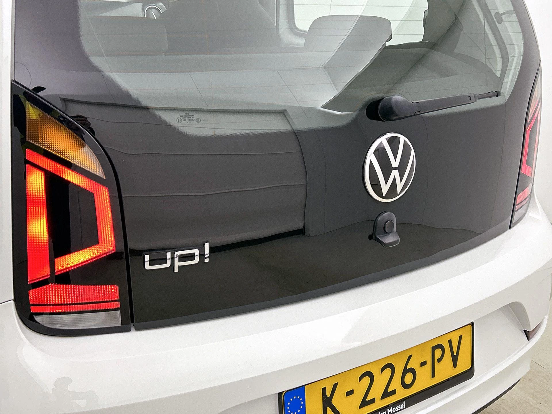 Volkswagen-up!-image-22