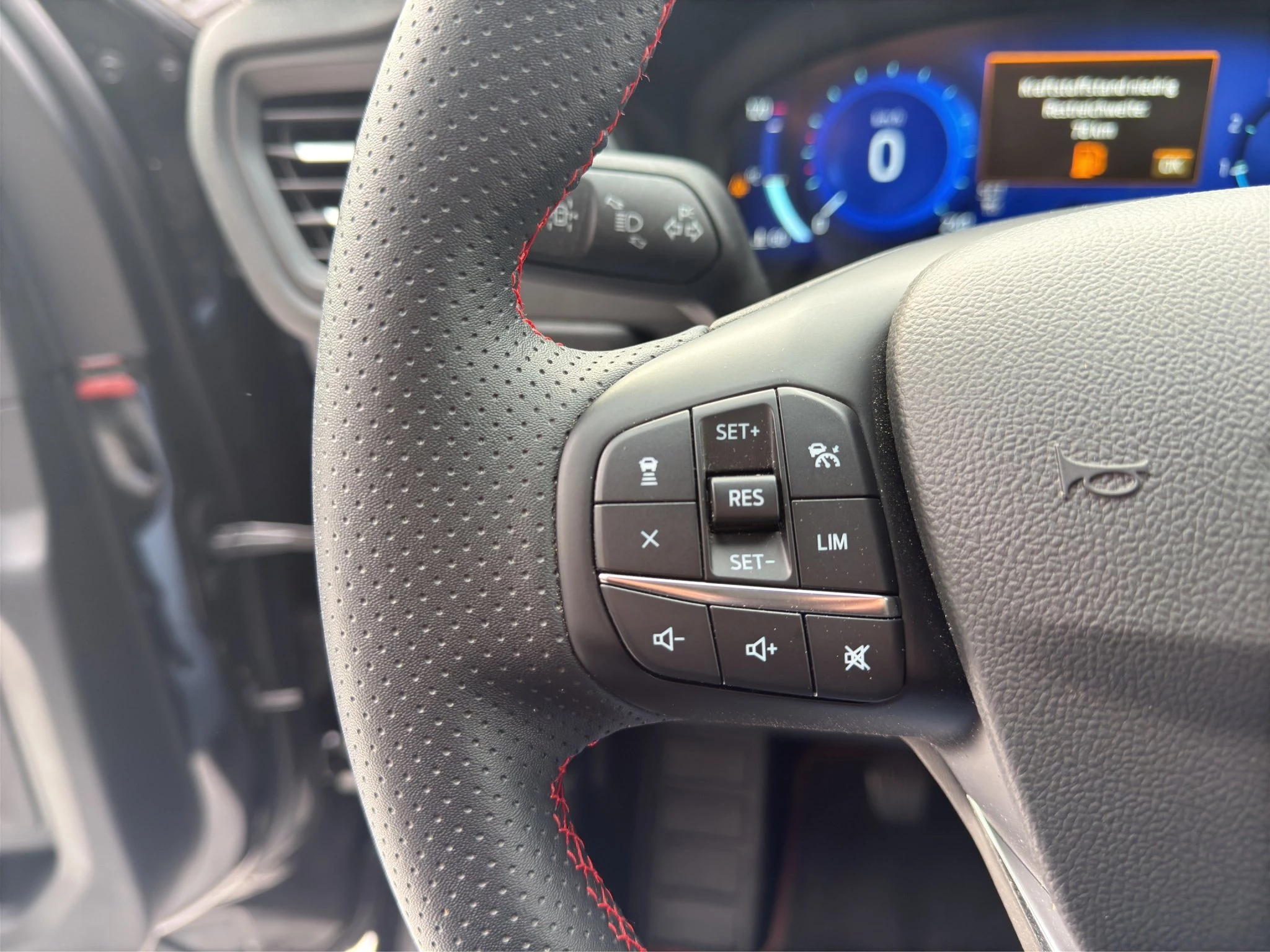 Ford Kuga ST-Line X*PANO*AHK*KAM*ACC*NAVI*SOUND-SYS.