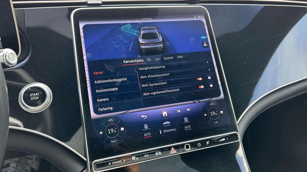 Mercedes-Benz-EQS-image-18