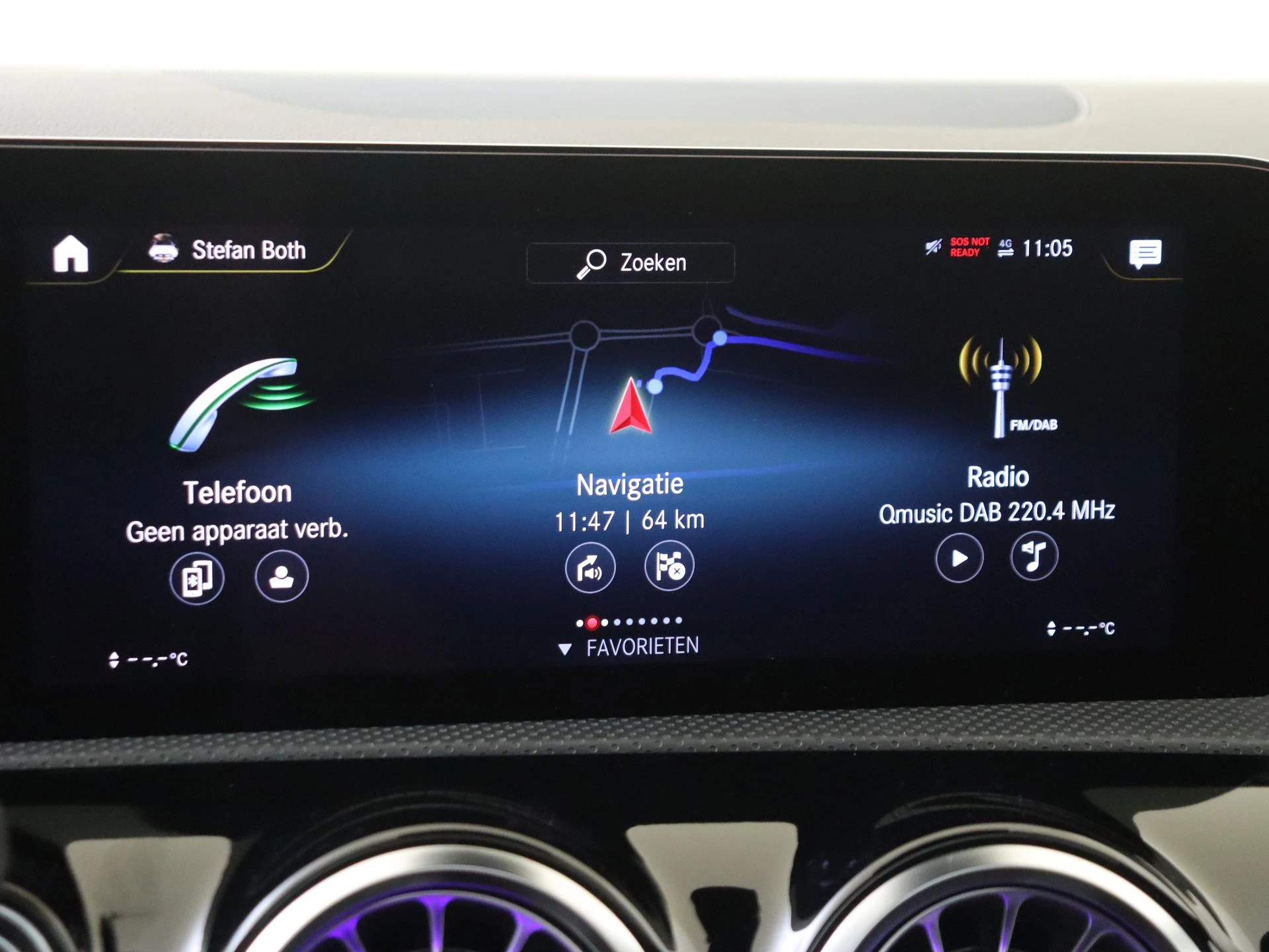 Mercedes-Benz-CLA-image-15
