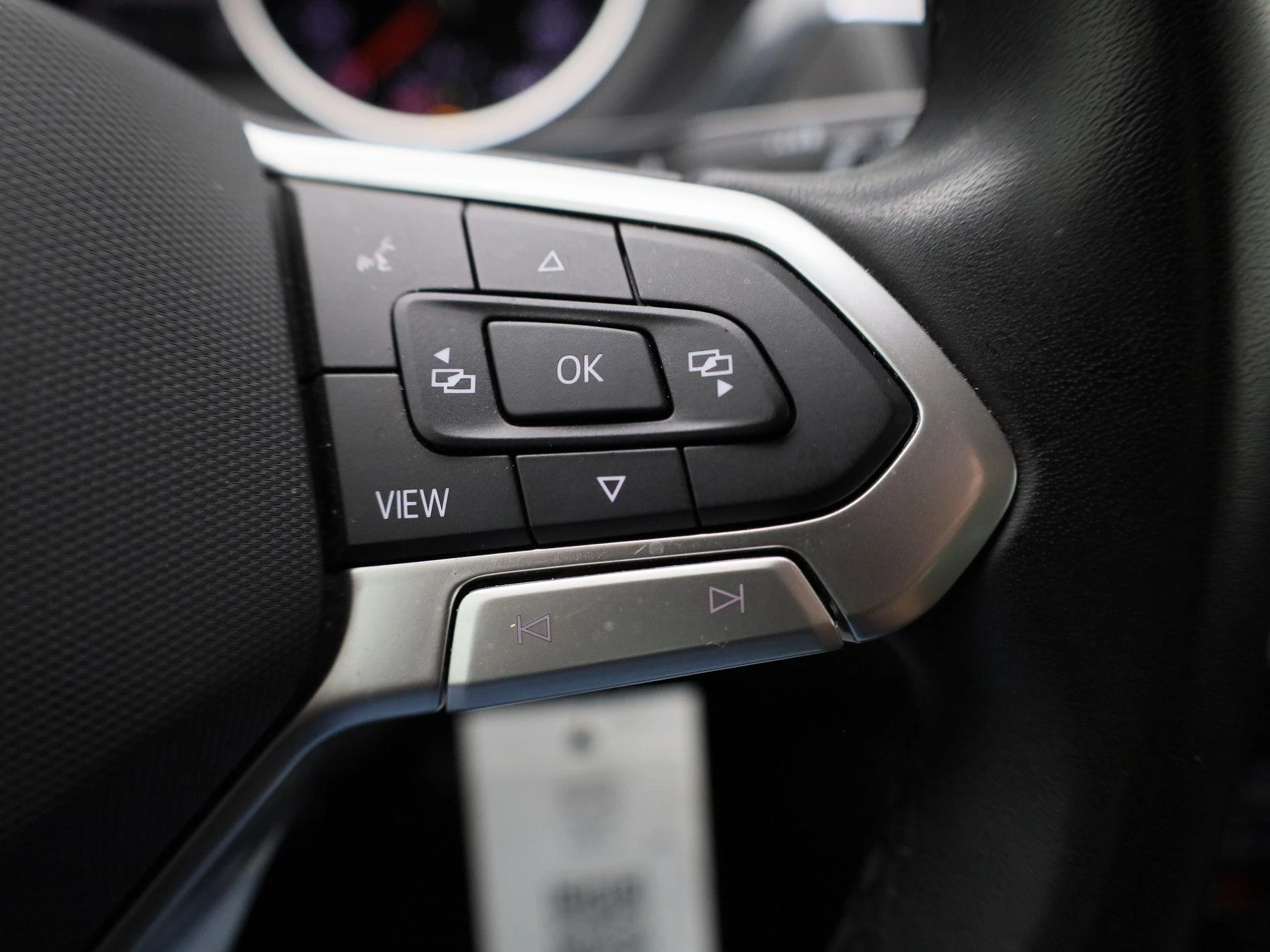 Volkswagen-Tiguan-image-15