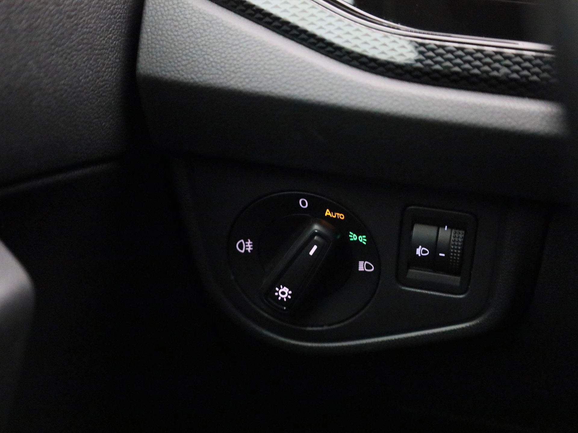 Volkswagen-Polo-image-20