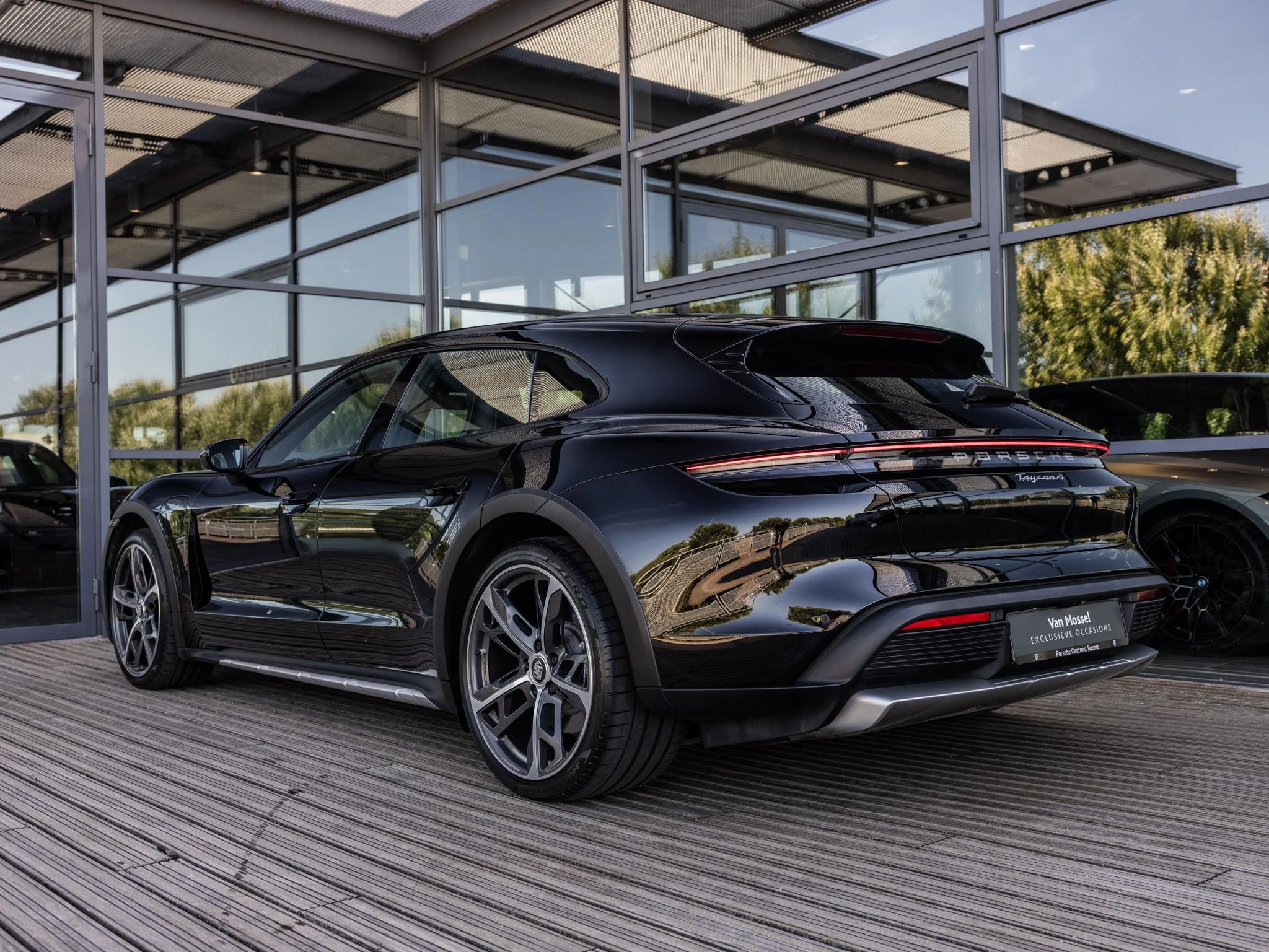 Porsche-Taycan-image-5