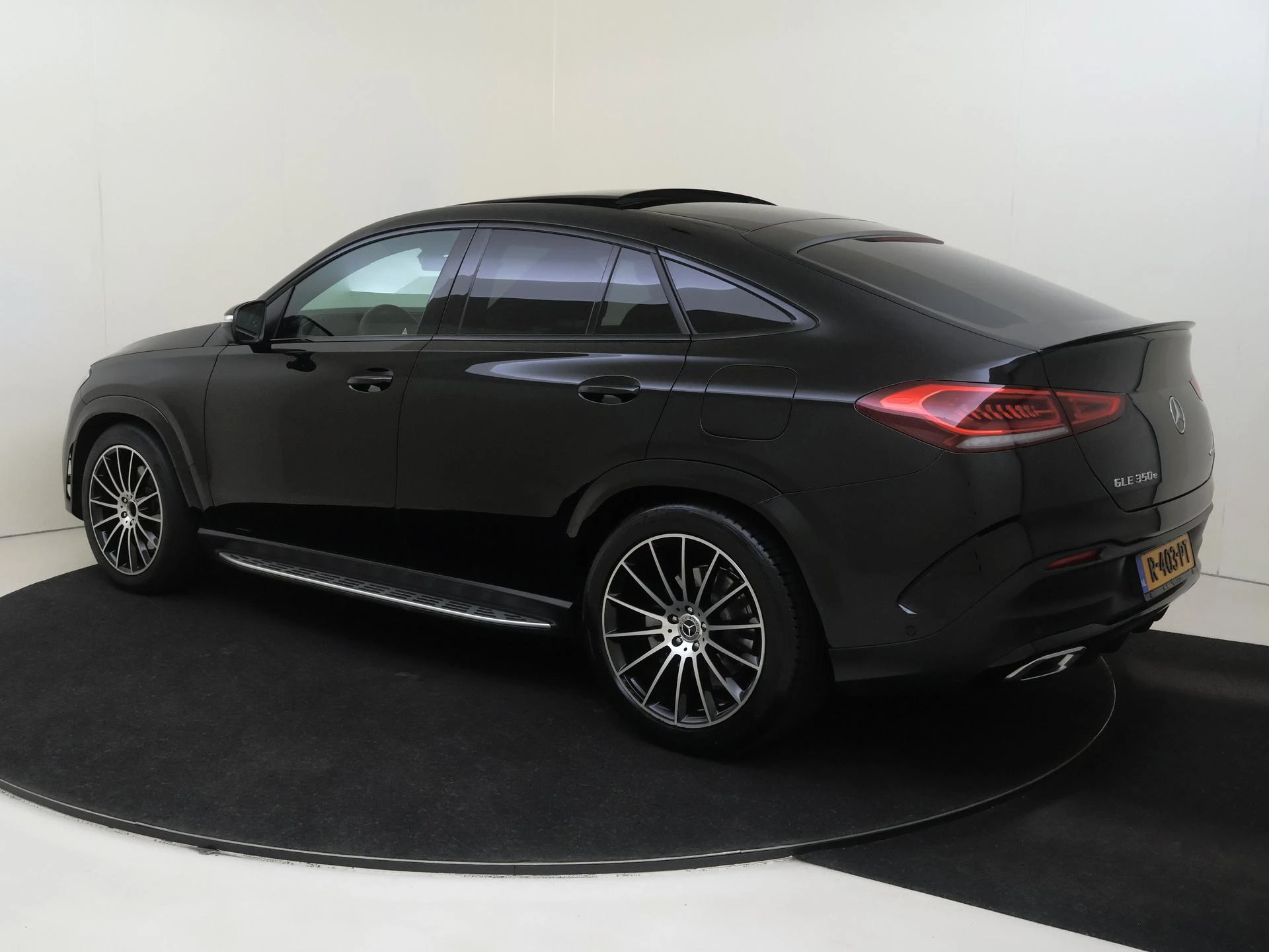 Mercedes-Benz-GLE-image-4