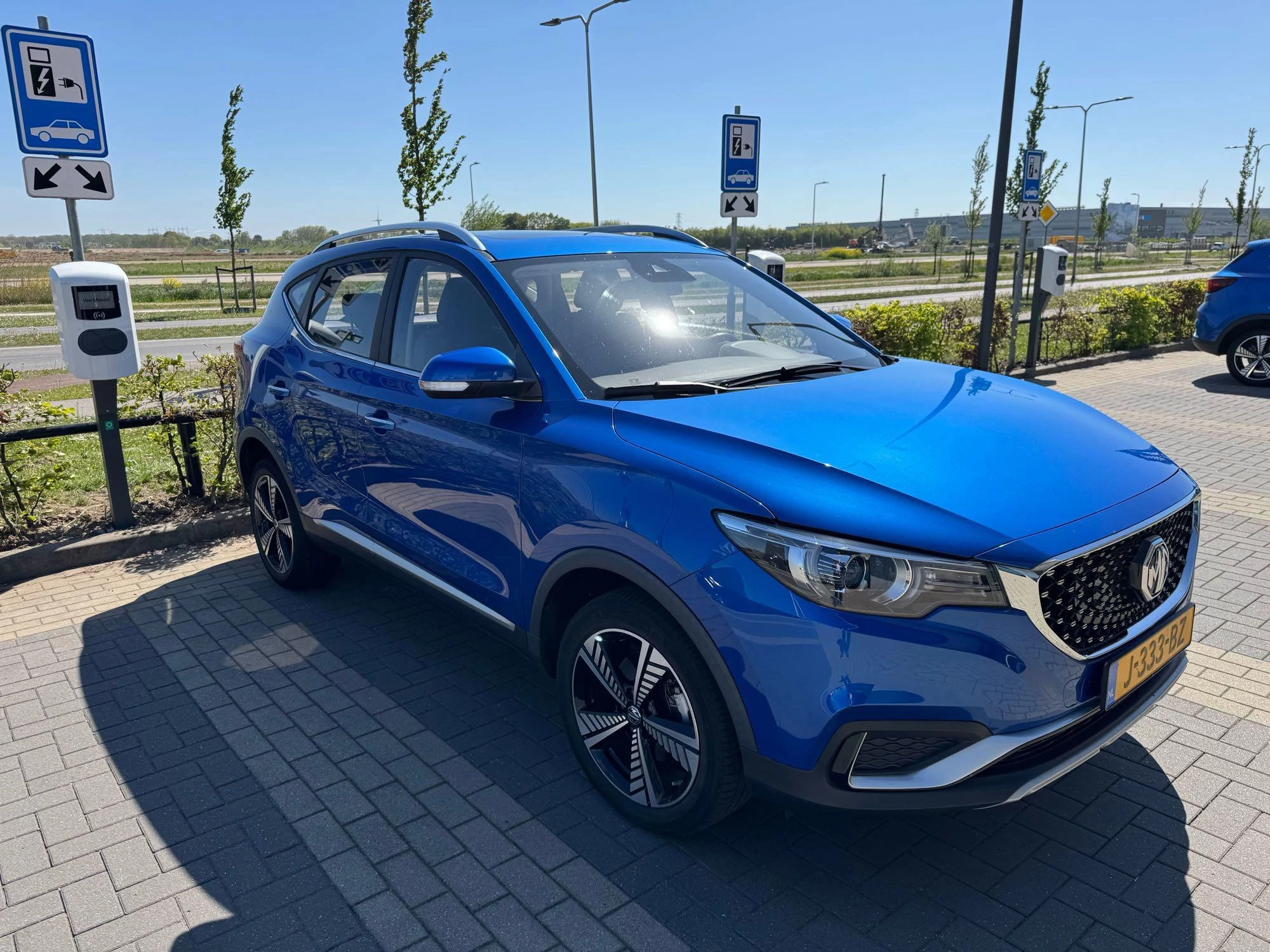 MG-ZS EV-image-9