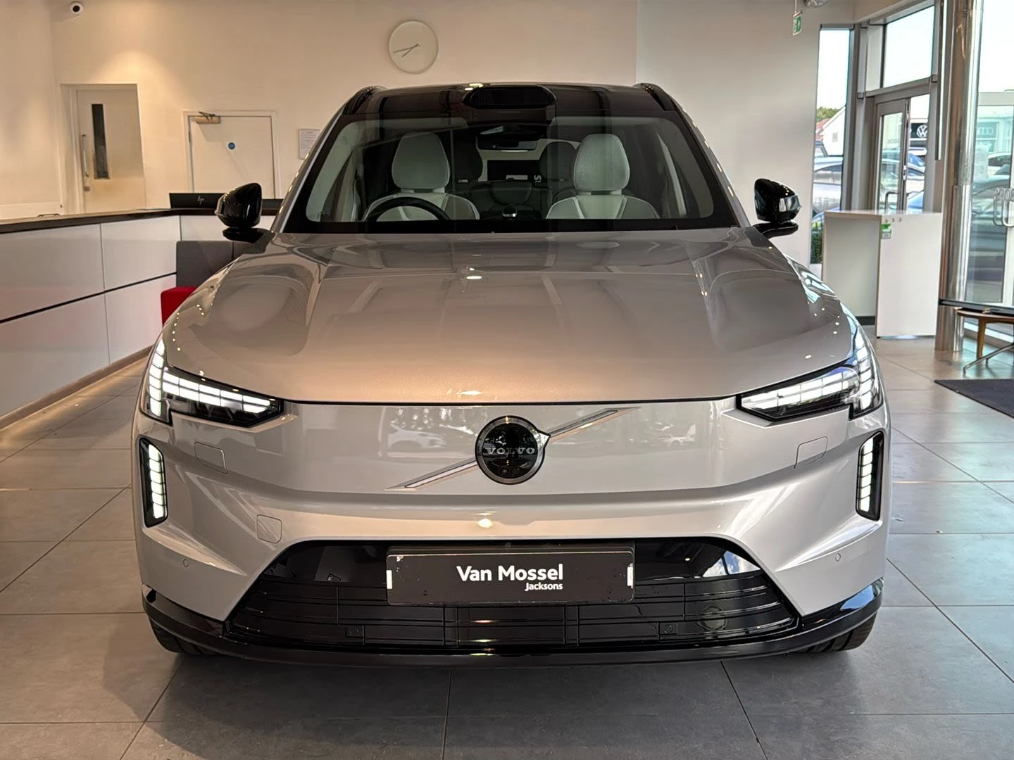 Volvo EX90, image 5