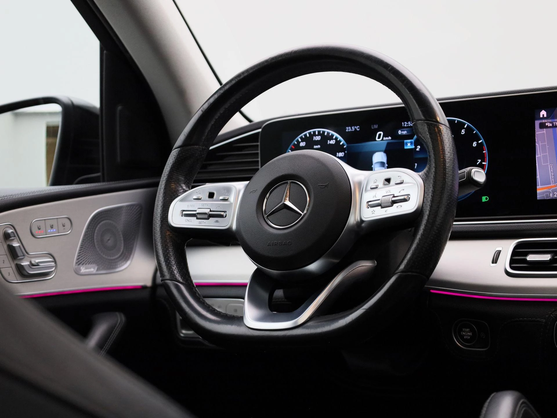 Mercedes-Benz-GLE-image-51