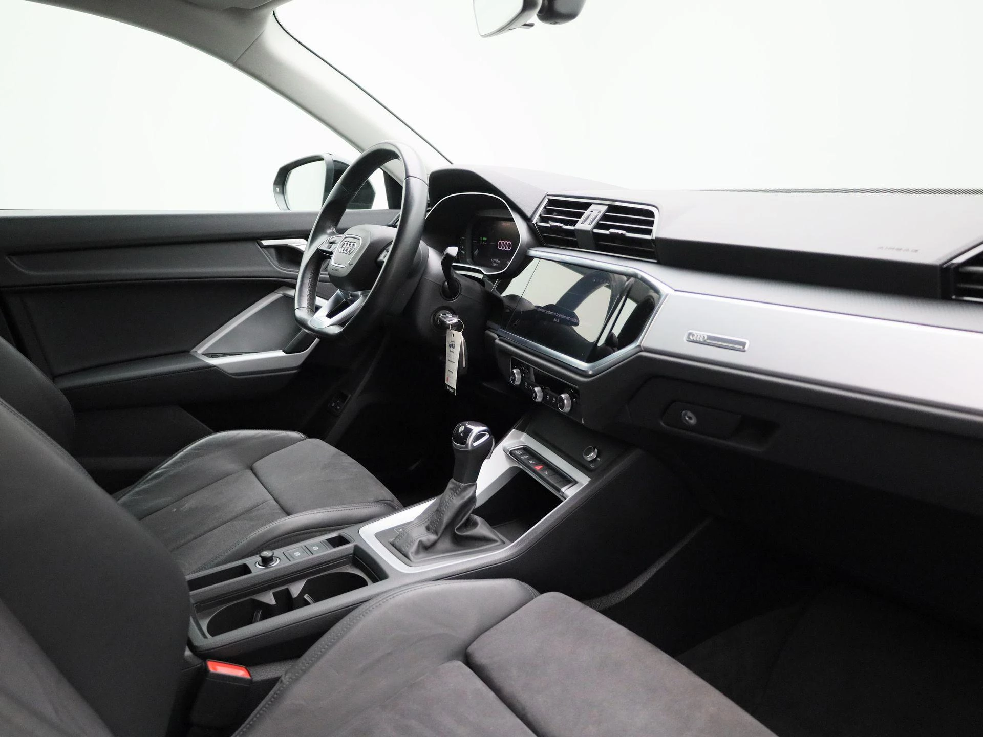 Audi-Q3-image-34