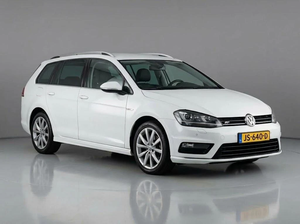 Volkswagen-Golf-image-1