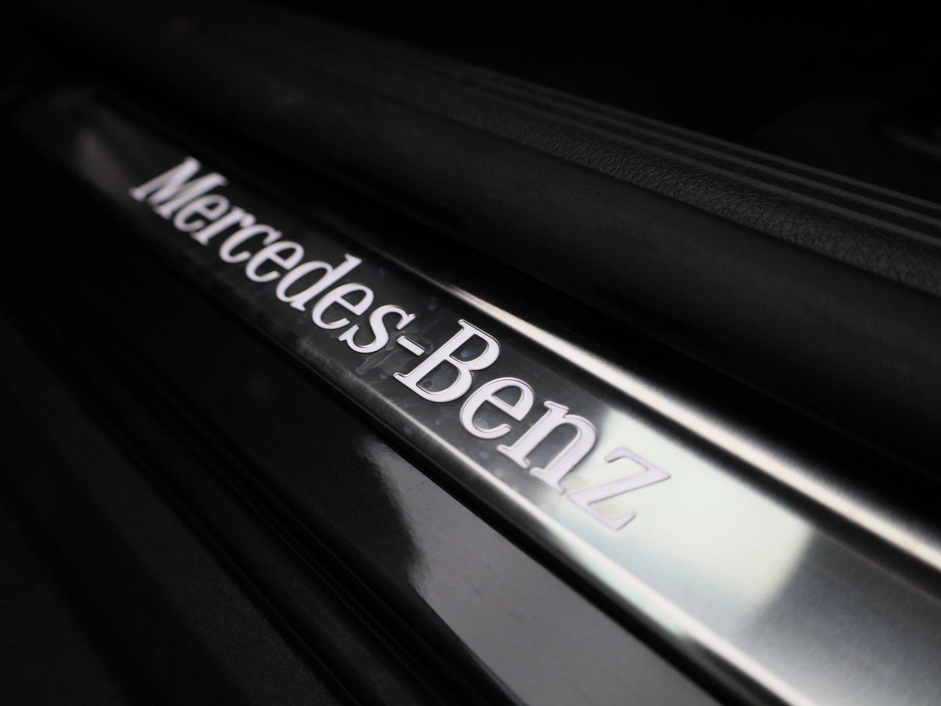 Mercedes-Benz-GLC-image-37