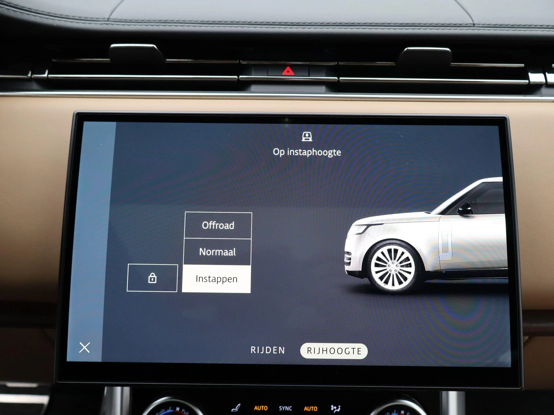 Land Rover-Range Rover-image-24