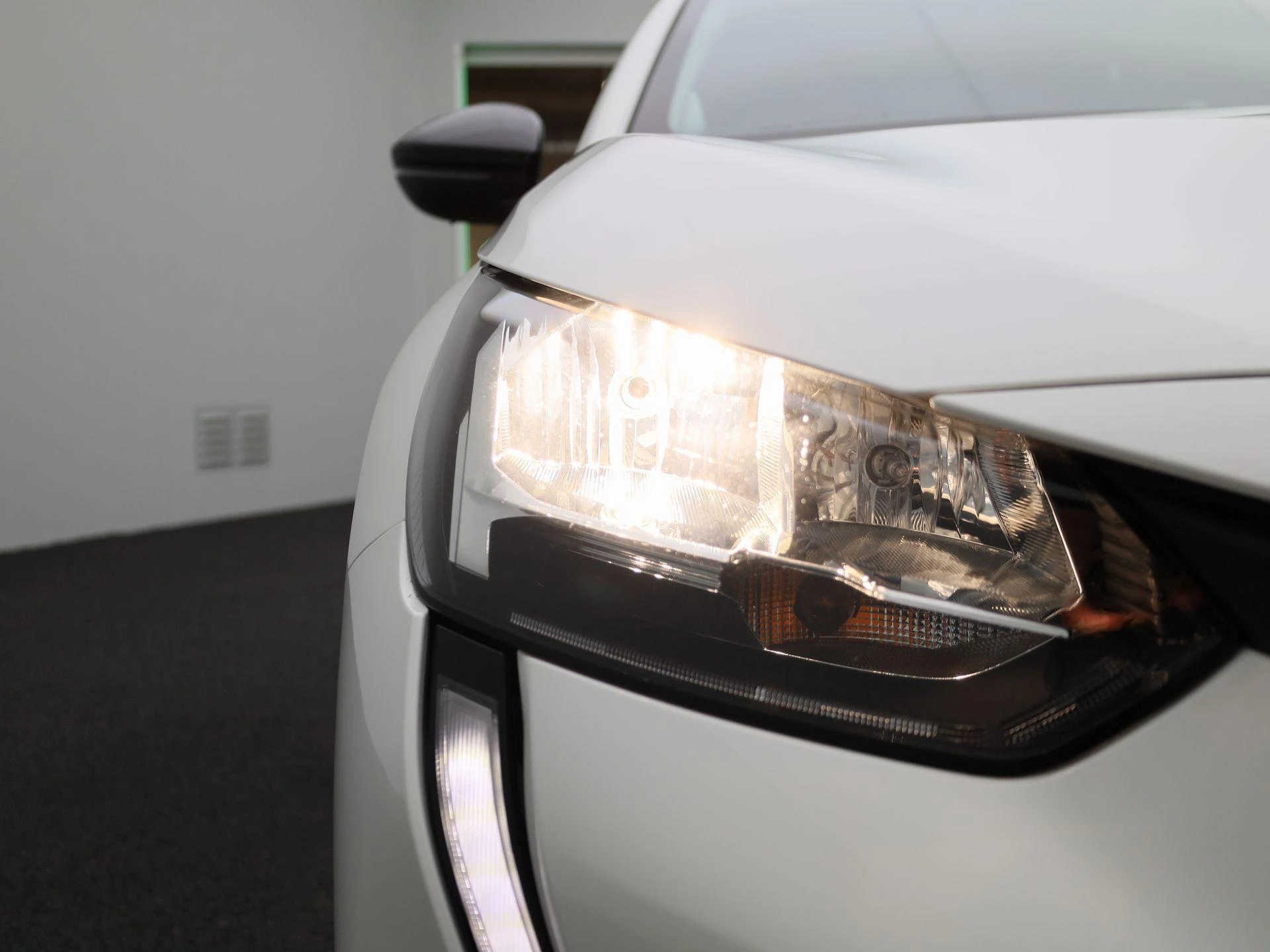 Peugeot-208-image-34