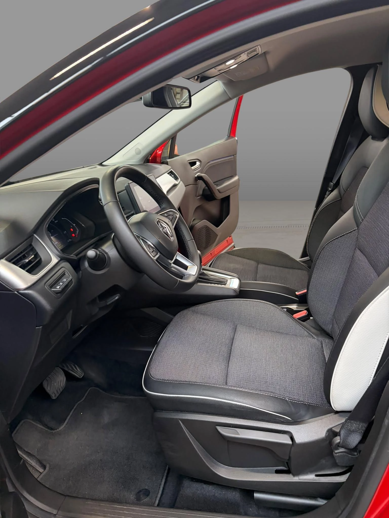 Renault Captur 1.6 E-Tech full hybrid 145 techno