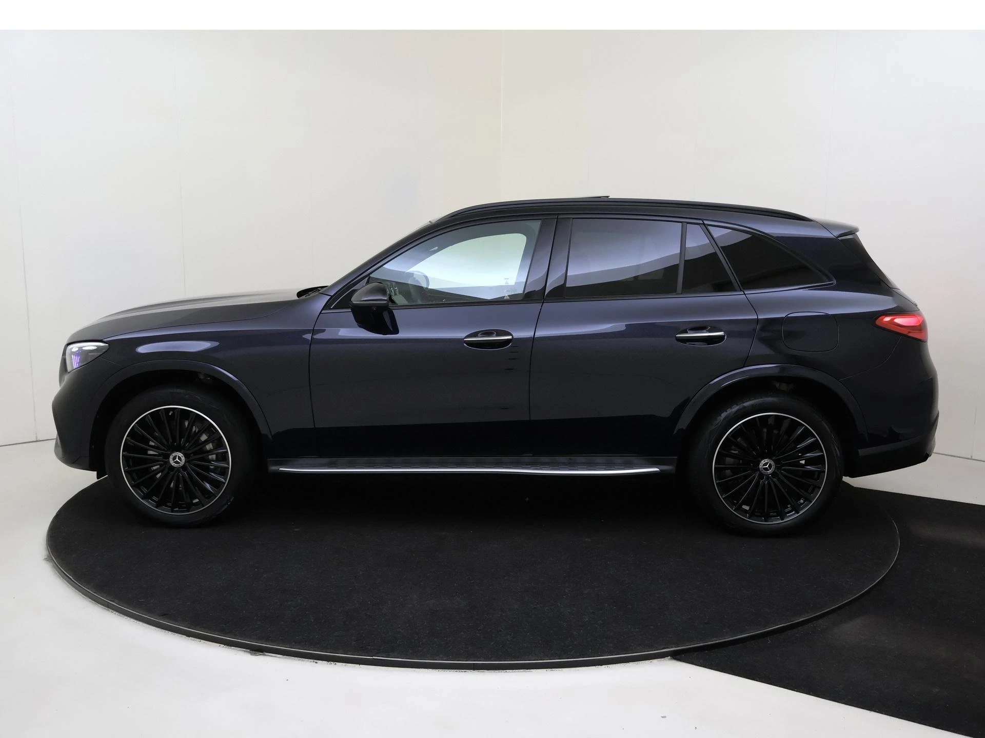 Mercedes-Benz-GLC-image-7