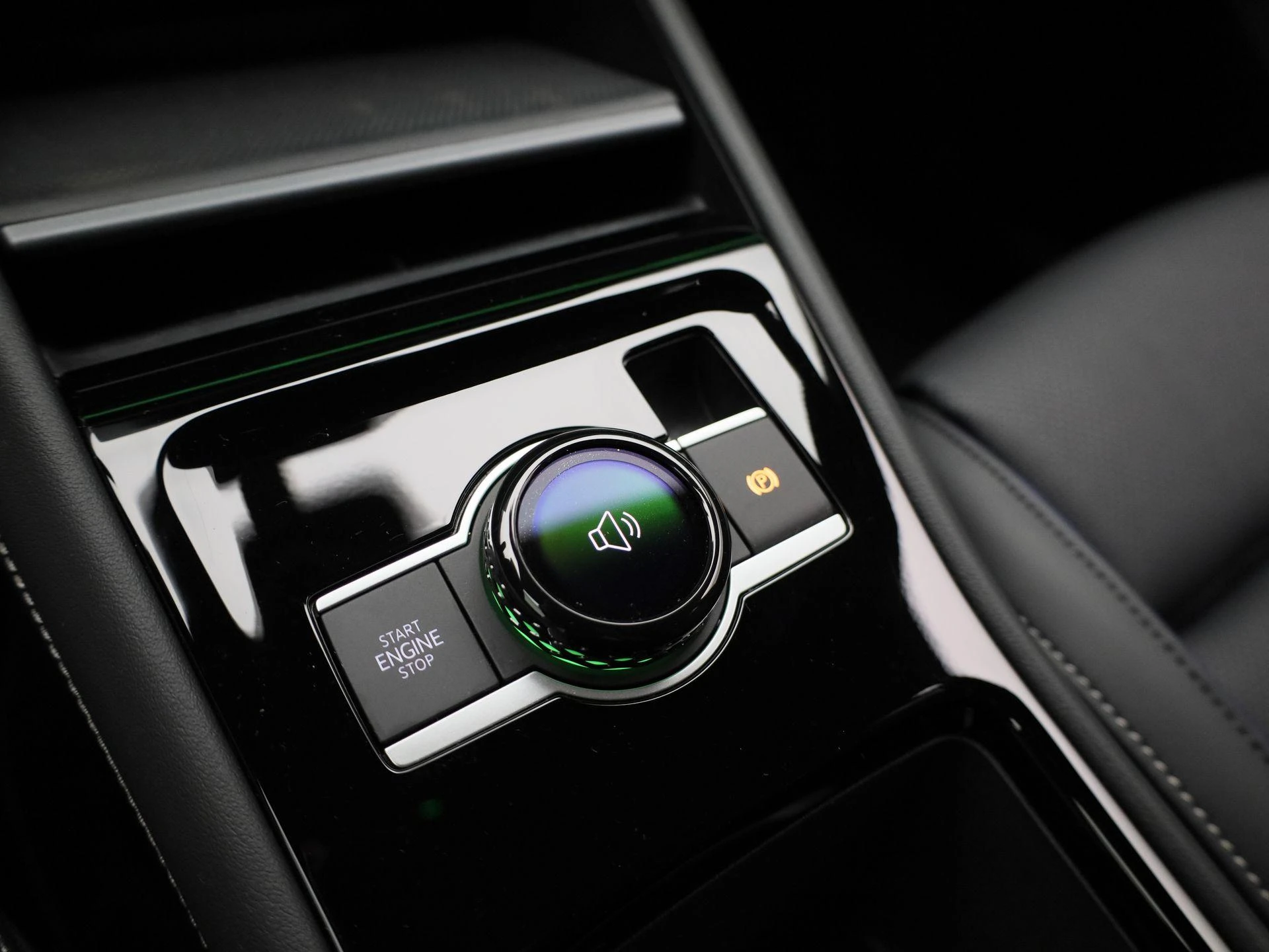 Volkswagen-Tiguan-image-26