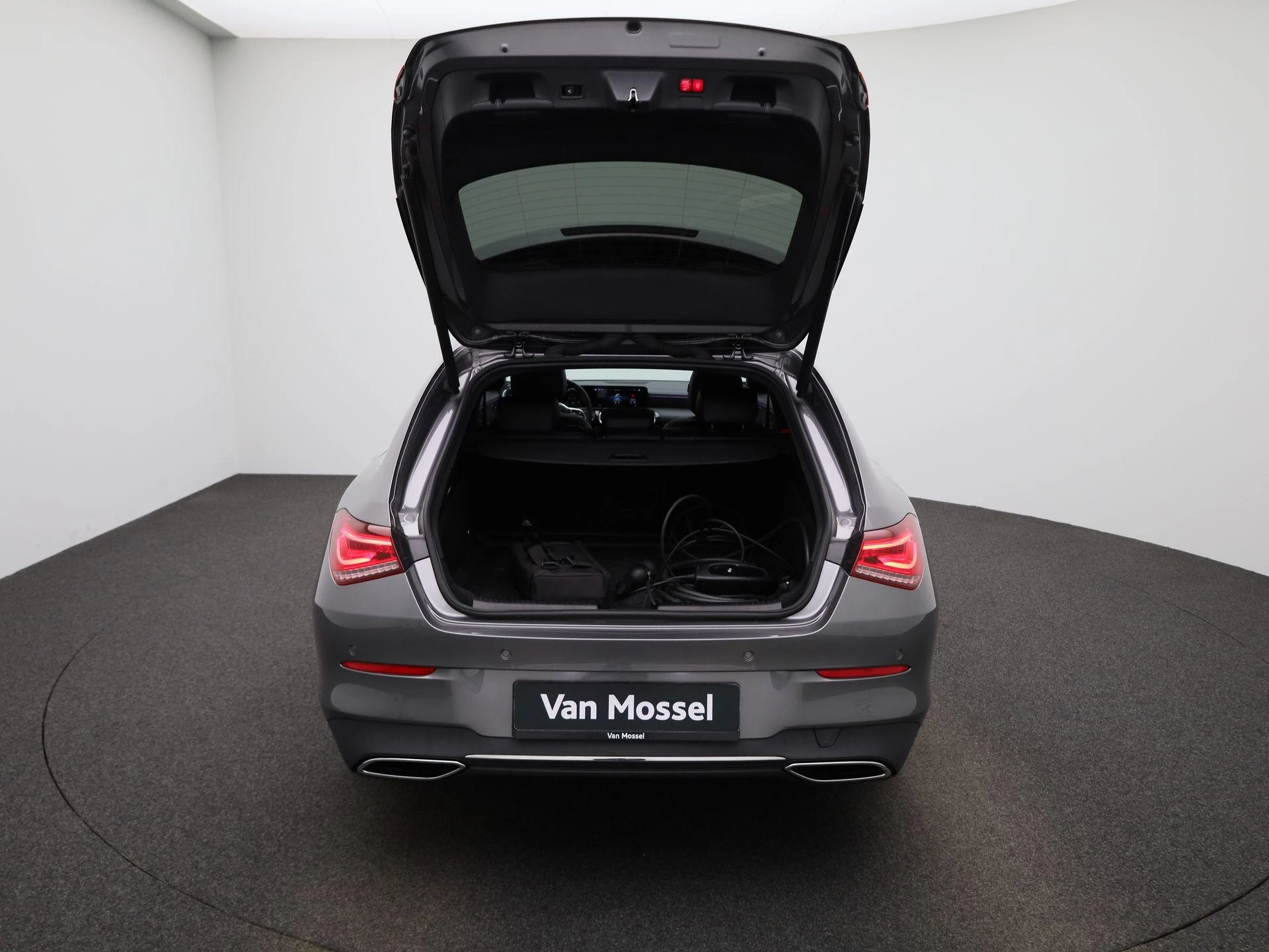 Mercedes-Benz-CLA-image-11