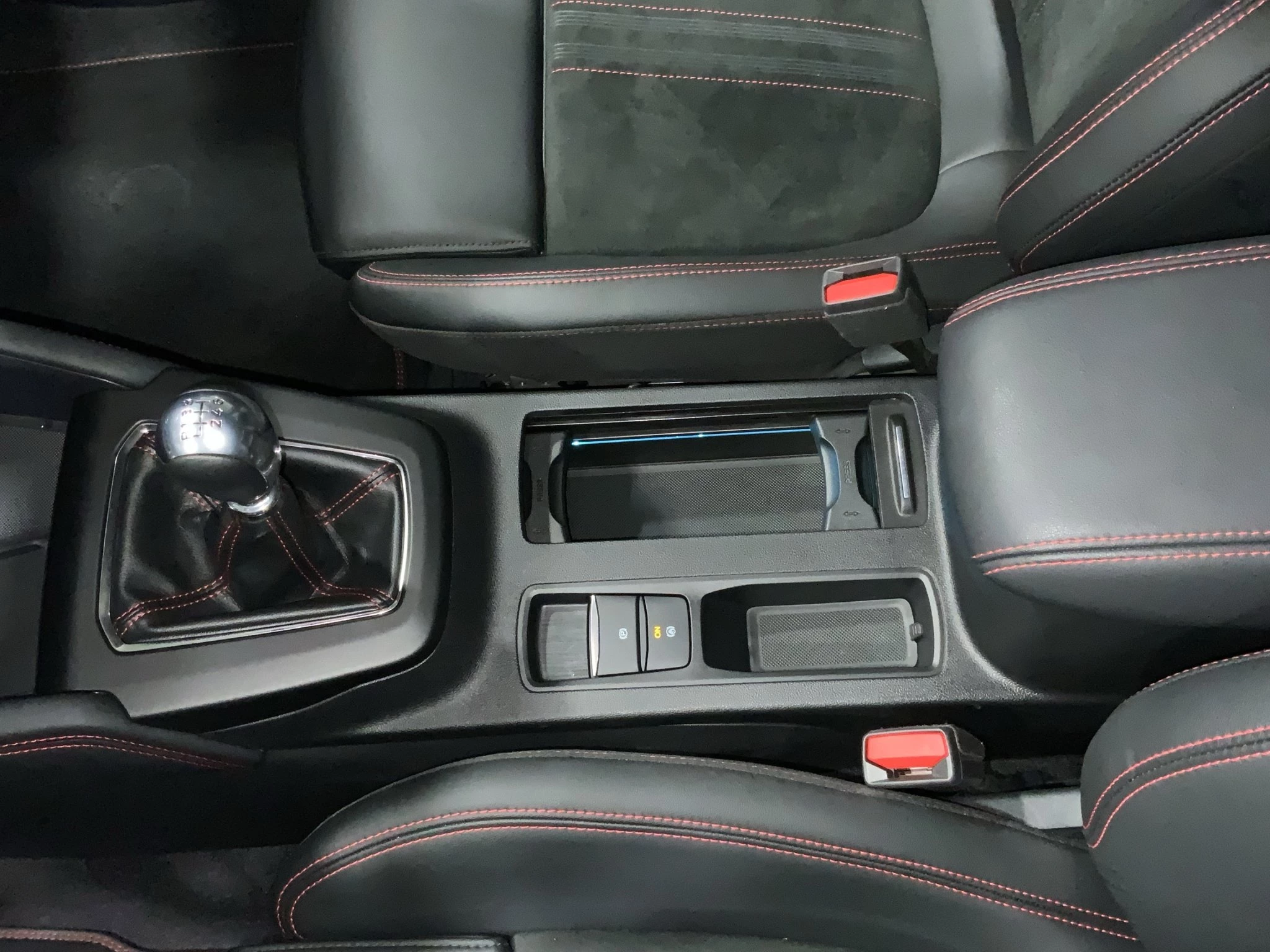 Ford Kuga ST-Line X*PANO*AHK*LED-MATRIX*360GRAD*ACC*NAVI*SOUND-SYS.