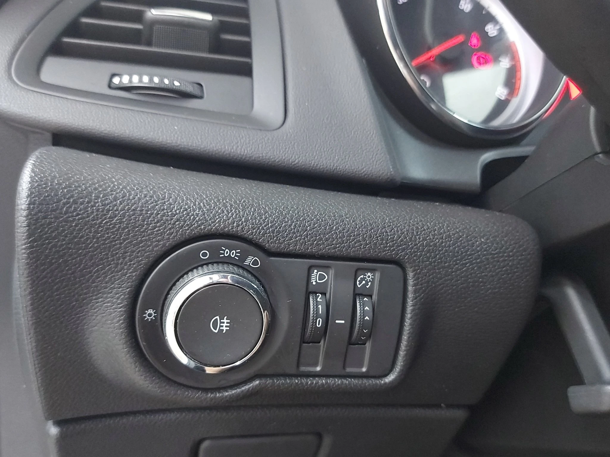 Opel-Astra-image-23