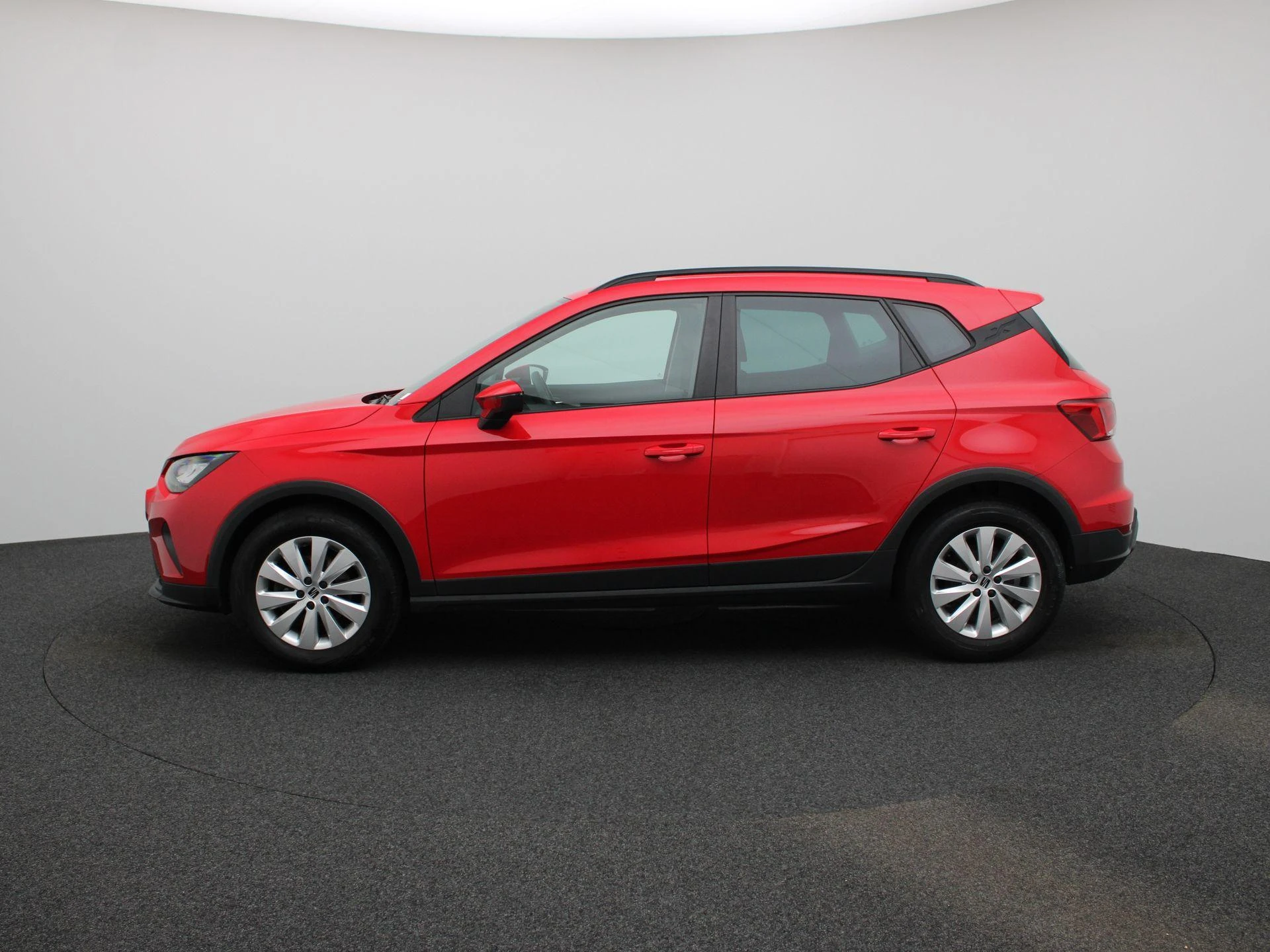 SEAT-Arona-image-3