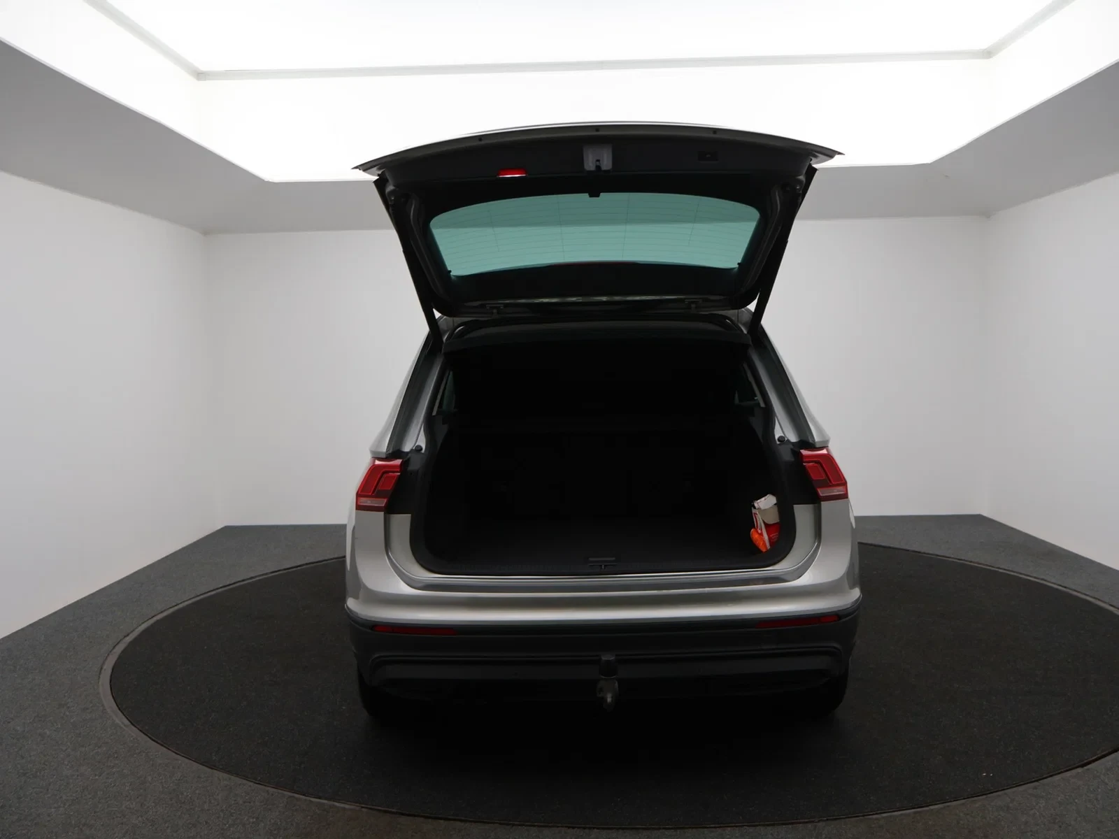 Volkswagen Tiguan Tiguan Comfortline 1.4TSI 150PK *TREKHAAK*LEDER*PANODAK*ACC*CAMERA*PDC*...*