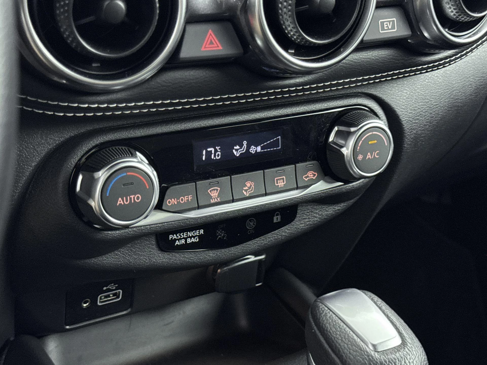 Nissan Juke 1.6 Hybrid N-Connecta 143PK