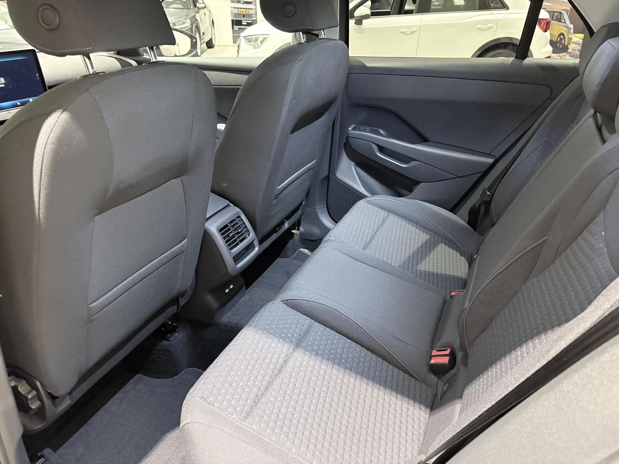 Volkswagen T-Roc 1.5 eTsi Life First Edition 116 PK Automaat