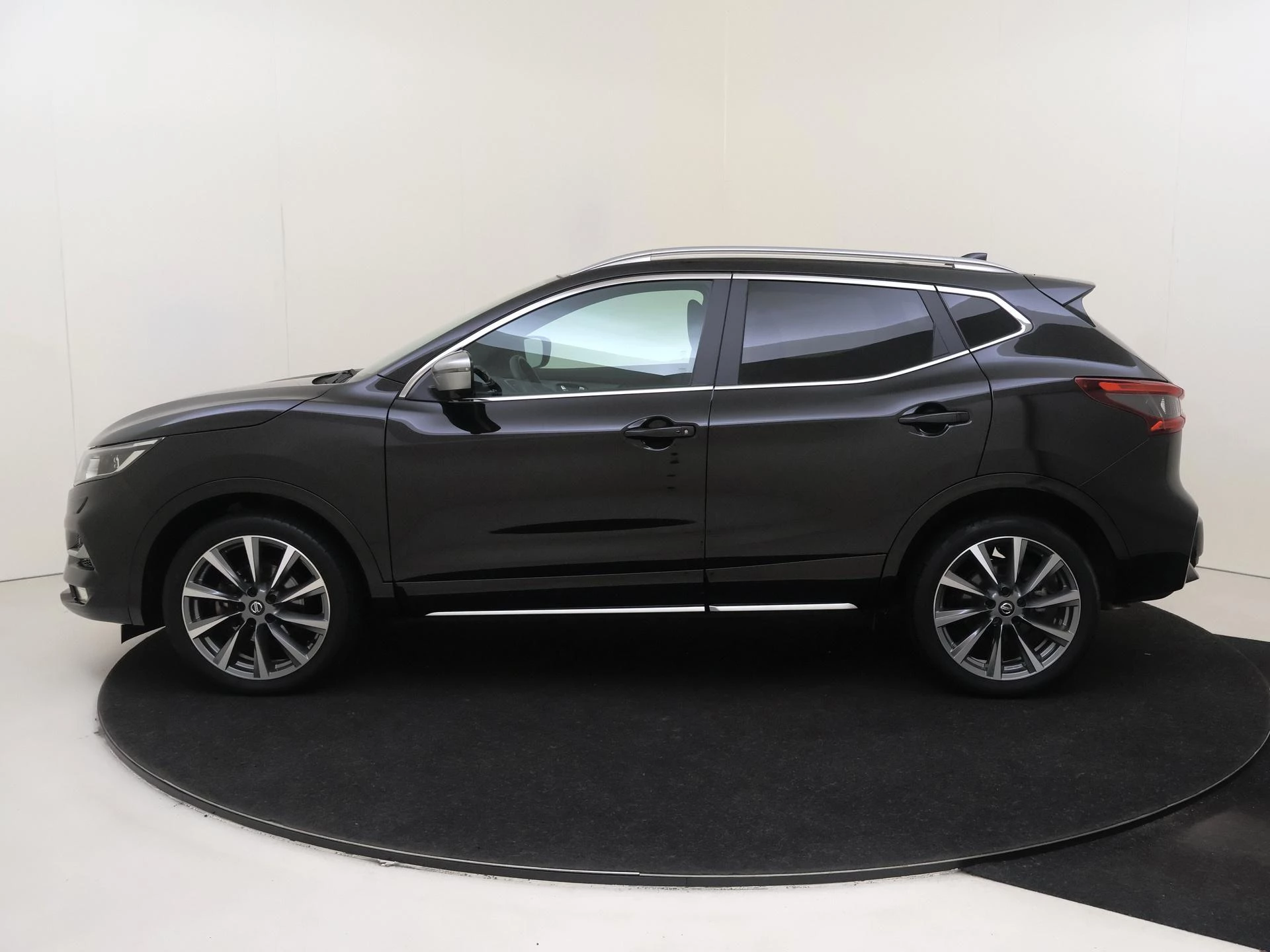 Nissan QASHQAI 1.3 DIG-T Tekna +
