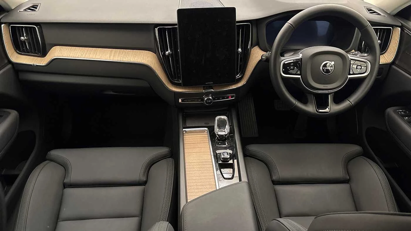 Volvo XC60 T6 AWD PHEV Electric/Petrol Plus Dark