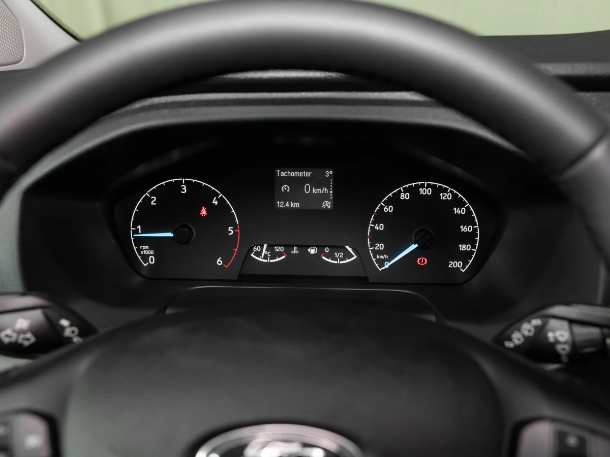 Ford-Transit Custom-image-9