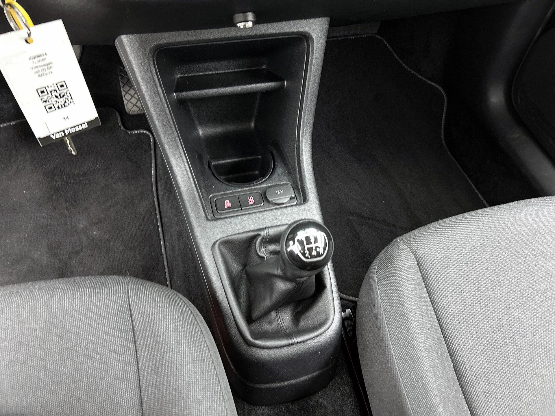 Volkswagen-up!-image-11