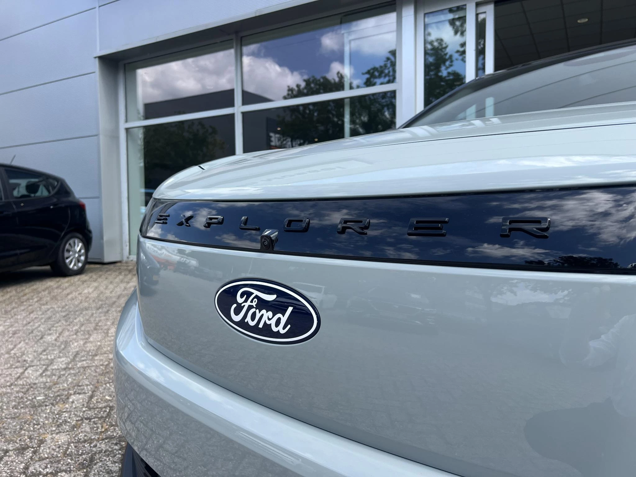 Ford Explorer Collection RWD